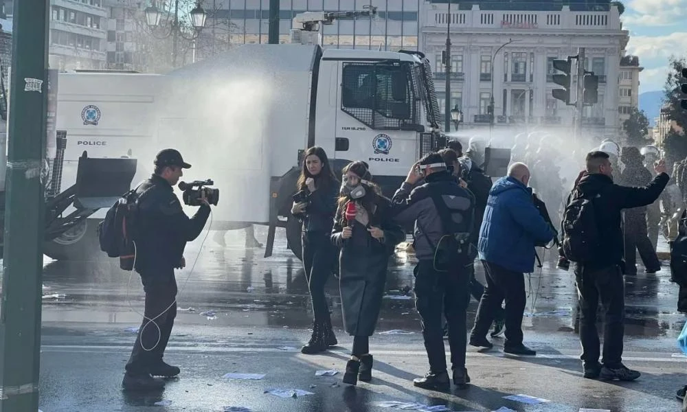 Η ΕΛ.ΑΣ «επιστράτευσε» και την «Αύρα» από Συγγρού μέχρι Σύνταγμα